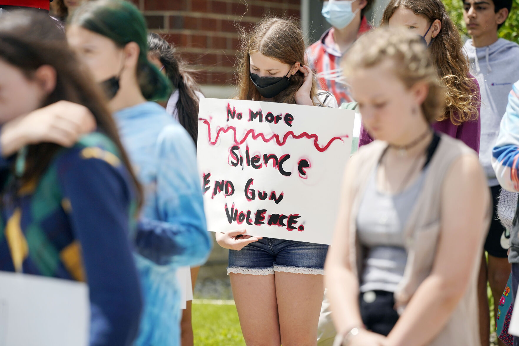 students protest gun violence